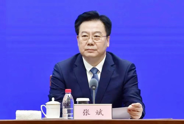 省人大代表省国资委主任张斌围绕十强产业新组建省属企业